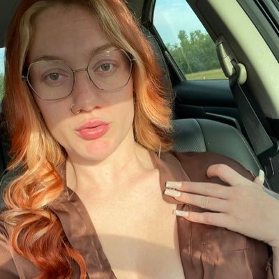 I’m a Pornstar…I’m also available for hookup..click on the link on my profile to see more of me