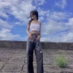 Uhihe892's profile picture. 
