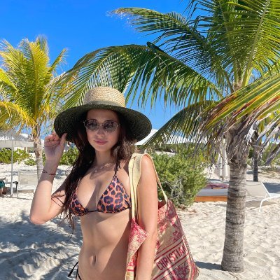 I am an independent, adventurous person with a keen eye for investment and extensive travel experience. I love life and am committed to pursuing my