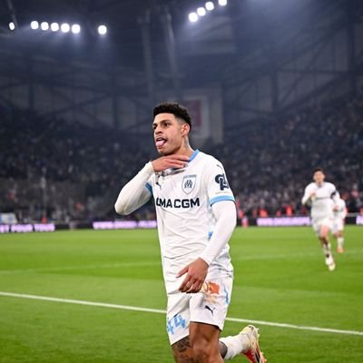 Je bavarde beaucoup trop c'est pour ça que je ne fais rien.
Olympique de l'OM