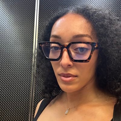 daneaselin Profile Picture