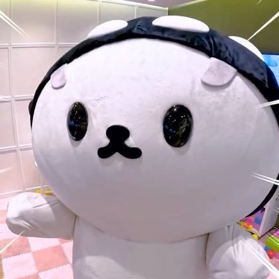 thatxxairine's profile picture. I want you on my left shoulder, a smile on my right 🖤