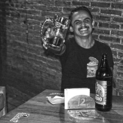Librepensador, devoto al universo, espectador de ello mientras que su postura al arte es la de un hostil puritano que sucumbe a algunos infiernos
(Since 1988)