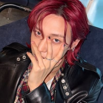 crushedcake_'s profile picture. lost in the labyrinth of my mind

https://t.co/sHhfC5aAky