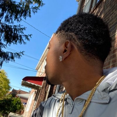 A man focused on growth and elevation. Cybersecurity Instructor 💻 US Army Combat Vet (3x)🇺🇸 Former Pro Boxer 🥊 Black Men in STEM !