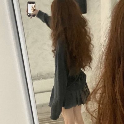 5’5 | a bit weird and not into talking that much but still reply to everyone | I love cats anime coffee When ur too good to be true so they think u cf
