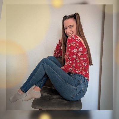 26 | Ein Zwillingsmensch | #LaFamilia | 🦦🐟| 💍💕| @nadiinesardiine ist die coolste Zombiefrau 🧟♀️
- It's just a bad day, not a bad life. -