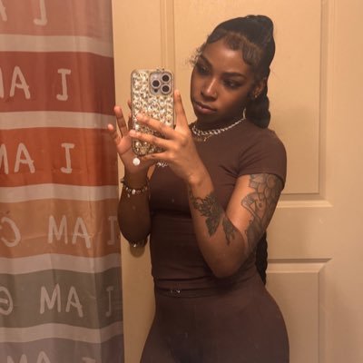 Welcome 🌈 . This is a place of pure peace so leave the drama w/ ya moma . Take off ya shoes , it’s safe here 🙂|ᴰᴹˢ ᵃʳᵉ ᶜᴸᴼˢᴱᴰ ! : Im on insta: @lipretty_e