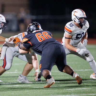 Shawnee Mission Northwest (Ks)|2026|HT 5’9| WT 283 eshawnjr08@gmail.com 📲913-326-4080 ||squat 555|| bench 365||NCAA ID 2504560643