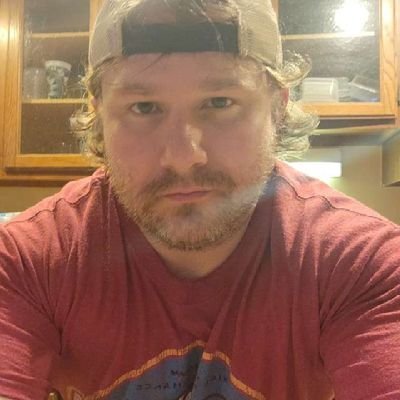 Profitable DFS skilled player, I live that SE, single bullet lifestyle® https://t.co/sf4FO1yeox 2024 DK NFL King 👑 of the Desert 🏜️ live finalist. 🪖 11B Vet