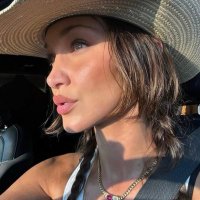 Bella Hadid (@bella23218hadid) 's Twitter Profile