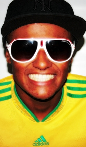 ' Jogador de futebol com Lema: Ousadia&Alegria,