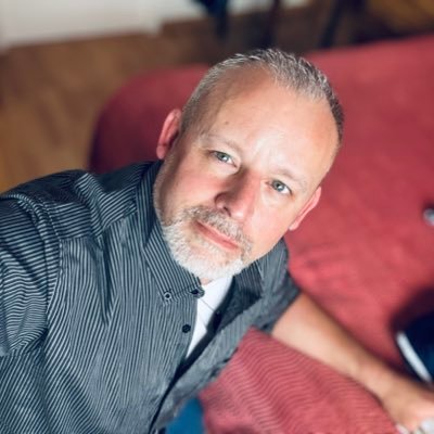 « Imaginer l'amour, c'est tout ce qu'il me reste pour respirer encore. Je l'aimais cette vie que je n'aurai jamais, en tout cas pas ici » J.A.