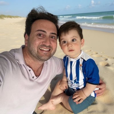Papá de un niño precioso Soñador y atrevido. Rociana en vena. Lucho siempre por la igualdad y la justicia social #RocianaDelCondado