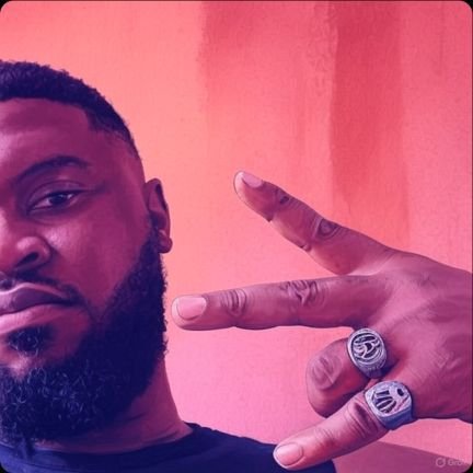 Environnementaliste, grand fan et passionné de rap, football et basketball, passionné de culture et de découverte, s'intéresse à l'actualité.