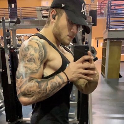 realnhlbetter's profile picture. 
