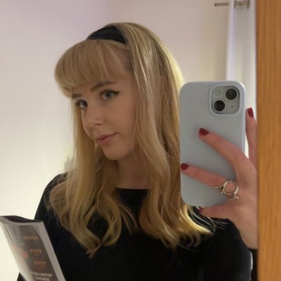 Beckyvyv's profile picture. 