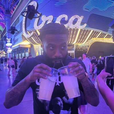 i just talk my shit defend #ChiefsKingdom and #KingJames and R/T porn sometimes 😂 follow my cousin @BigJunieKC 🗣 LETS ROLL FRIIIIIIENDS