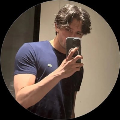Professional NBA2K Player for @bjkesports & @TBF | 20 | 1x 💍 (WR & UPA) Champ | 3x 🏆 EU Champ
