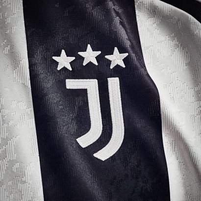 Oltre il mio essere grigio, il nero, oltre il rosso della vita, il bianco...