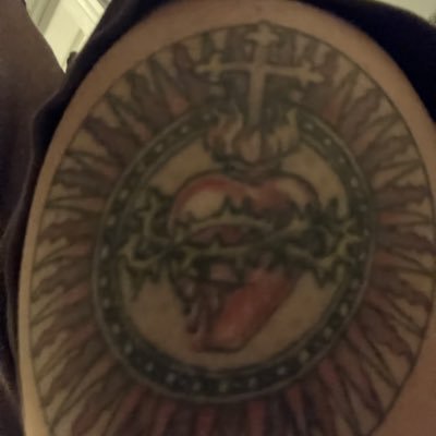 PapistMountains's profile picture. 31 years of misadventures