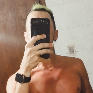 me encantan las maduras, jovencitas culonas y que lleven tanga o hilo apretadito 🍑🥵🔥🔥🥵