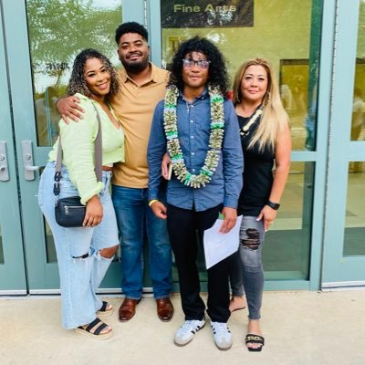 Brain Developer Educating the youth for NISD ECSE ~BAMA all day #rolltide 🐘I LIVE FOR THE WEEKENDS AND FOOTBALL GAMES 💜🏈#JamariSUMPTER #WARRIORS