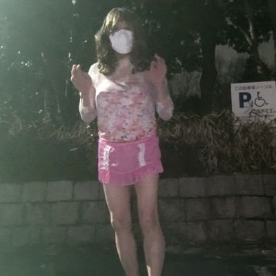 はじめまして、ミニスカに光沢スルーのパンストを直穿きするのが大好きなノーメイク女装です。
女装さんのおチンポ大好き、エッチなお誘いはDMでお待ちしてます。
