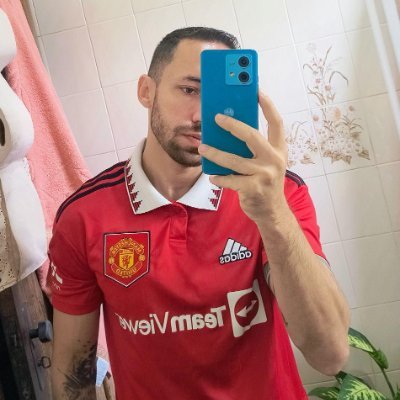 Atleticano, Fotógrafo e Designer, formado em Produção Multimídia
instagram: https://t.co/ECBvYV1U96
Portfólio: https://t.co/2wHniT2Uzl