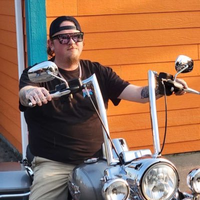 He’s got the devil on his shoulder, and the lawman on his tail. Street Racing Dirtbag. Tattooed Lowlife. https://t.co/RNLhfmpK2h