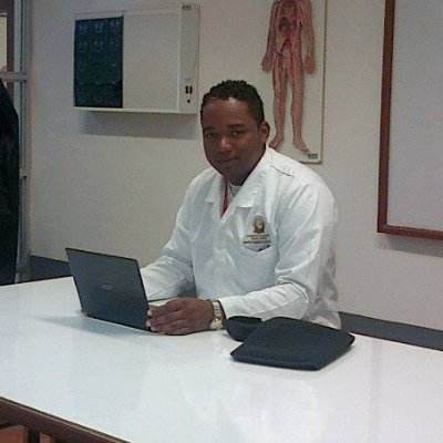 ENFERMERO PROFESIONAL Y DOCENTE UNIVERSITARIO