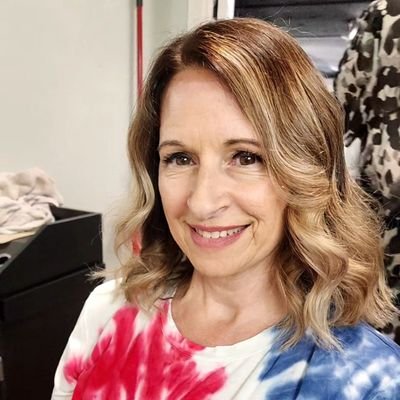 🛍️Owner of Oh Em Gee Boutique🛍️
I am Italian, Hawaiian and German.
A Mom, Boutique owner, Educator and Wife.
❤️Animals❤️