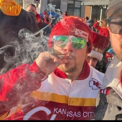 asal1876's profile picture. Chiefs.. Royals.. 6'2... Meat.. Gym
... Husband... Father.... NFL insider.. Proud grandpa(but I don't look it)