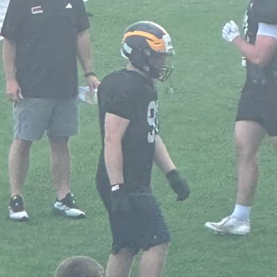 NWHS CO 2027' | OL/DL | 6' 225 | Bench: 255, Squat: 335, Deadlift: 435, Clean: 205| AGTG ✝️ | NCAA ID# 2408392648 | Email: ezratheself@gmail.com