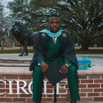 @NorthwesternMN Alum 🏈🏃🏾♂️ @oursoutheastern Alum 🦁👆🏾