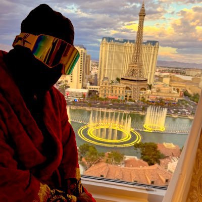 NSFW!! VEGAS 🎰 Welcome to The Raven Show 😈😍…I don’t entertain, I intoxicate. your wildest fantasy’s favorite channel.🥰😈