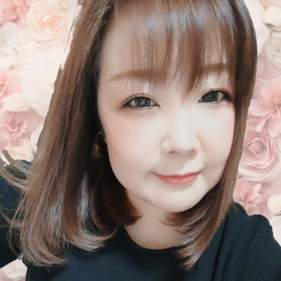 結婚式に呼ばれる日本一幸せな専業占い師💍全国から対面鑑定者が来てくださる恋愛の女神✨歩くパワースポット💪占いは心のメンタルエステ🧖♀️認知科学氣功講師🔥・高い的中率・恋愛成就者・復縁者・結婚多数🎯恋愛・ 復縁・仕事・人間関係・時期読みの占いが得意。ご相談者様を幸せへと踏み出すお手伝いをします🥰