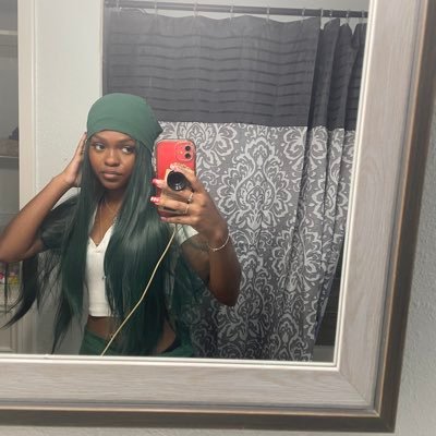 27🧝🏾♀️| Anime & BL fan account 🥺 dumping grounds for my reactions and thoughts. 🚮🥰 (She/her🧝🏾♀️🧚🏾♀️) (kk is short for Kenisha but Kk or Ken is fine)