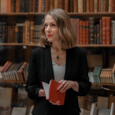 researcher & practitioner in museum ethics • author of Mummified, The stories behind Egyptian mummies in museums (2022) • founder of The Lyme Museum