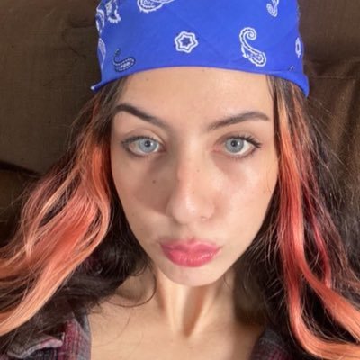 CoochieDia62005's profile picture. 