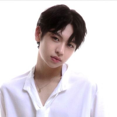 seaYounight's profile picture. —☆ i do me. i did. 💭🖤📖