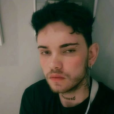 surtos, ansiedades, uma pessoa aprendendo a lidar consigo mesma é o que resume aqui, não se assuste 🤍✨️