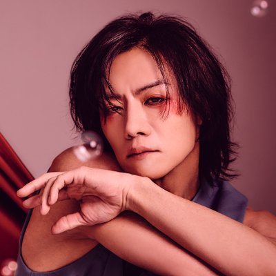 Toshiya (DIR EN GREY - Bassist)のオフィシャルサイトの「utakata」に関する情報を更新中。🌊