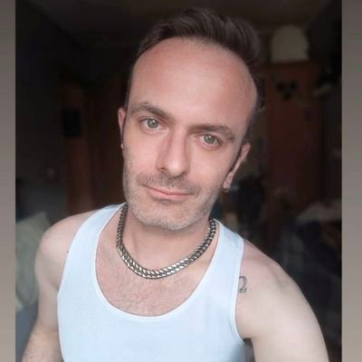 FerDixit's profile picture. Aquí pongo mis mierdas y retuiteo todo lo que me hace gracia o me parece cuqui. Madrid. Level 37 achieved.