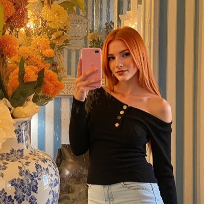 freyabloom05's profile picture. ✨ just vibes & sunsets 🎞️ daily bits of me 📍somewhere romantic 📩 collabs: dm    follow me on instagram