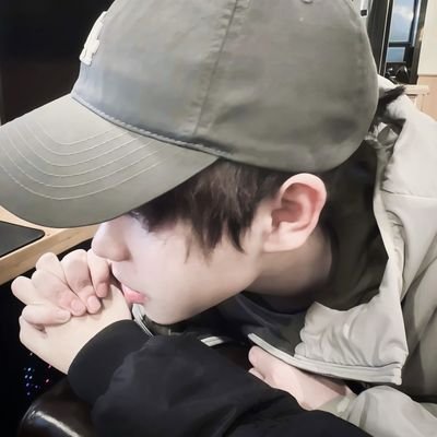 xingg1708571's profile picture. 键盘脏了擦擦吧。。baby。:，love。…。u~^^