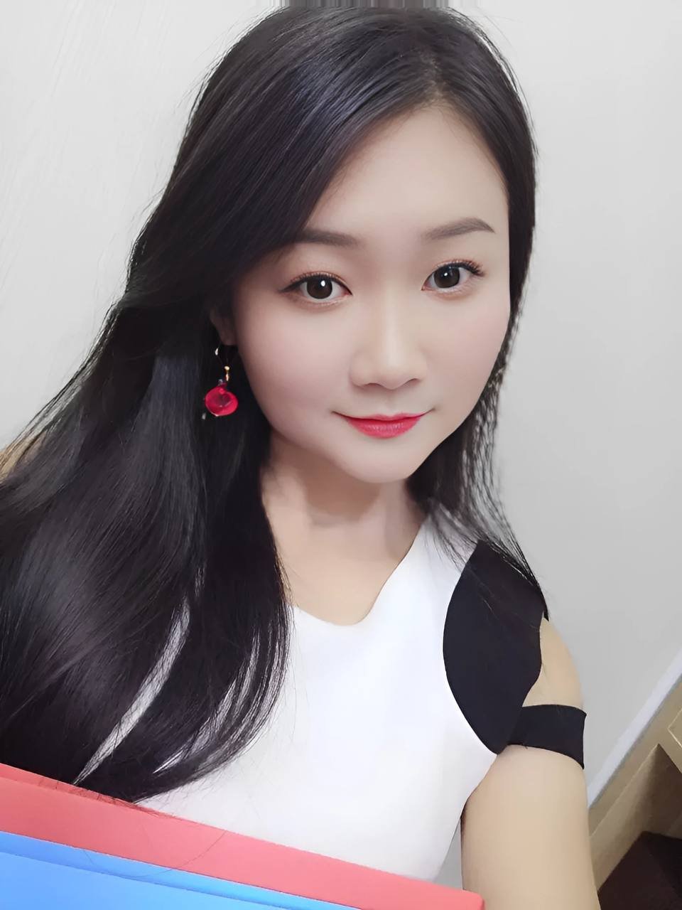 Fessysw9l2m's profile picture. Girls who love to laugh will never have bad luck. I also hope to meet my prince charming.