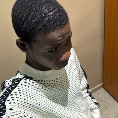 peterleenb's profile picture. Dream chaser $¥£ (still finding my way)💪🏾💚