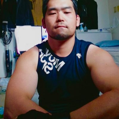 178 95 38 脂肪多めっていうか鏡餅みたいな腹してます