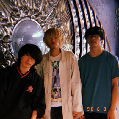PLAYGROUNDS51's profile picture. THE PLAYGROUNDS（プレイグラウンズ)というバンド Gt/Vo こいけ （@koike_sunsun）Gt 黒崎蓮 （@rrrrrrrr00714）Dr鈴木 10月以降から本格的にライブをしていこうと思っておりますので、出演依頼等はDMにておねがいします。